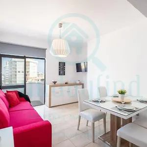 Apartment Algarve - Front - Free Wifi - Air Con, Armação de Pêra